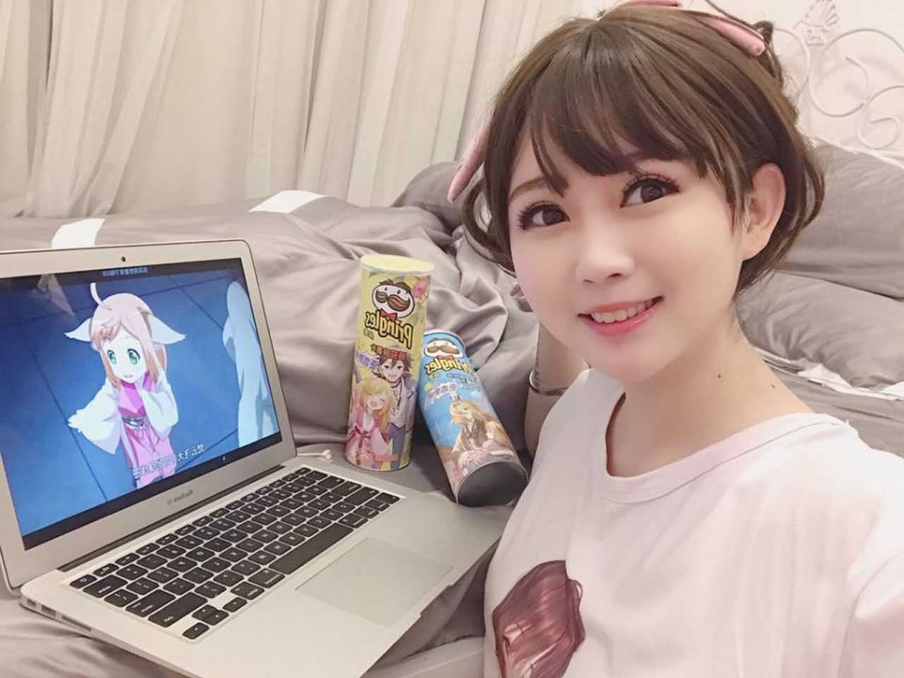 是依酱吖 – 全套65期&随包视频[7.6G-双盘]-美图