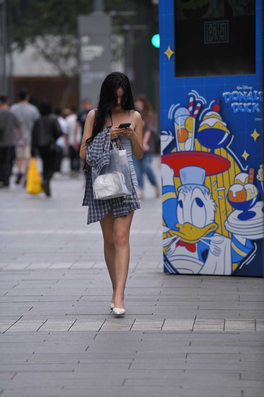 精选街拍作品 NO.1425 好有气质的吊带小少父1-美图