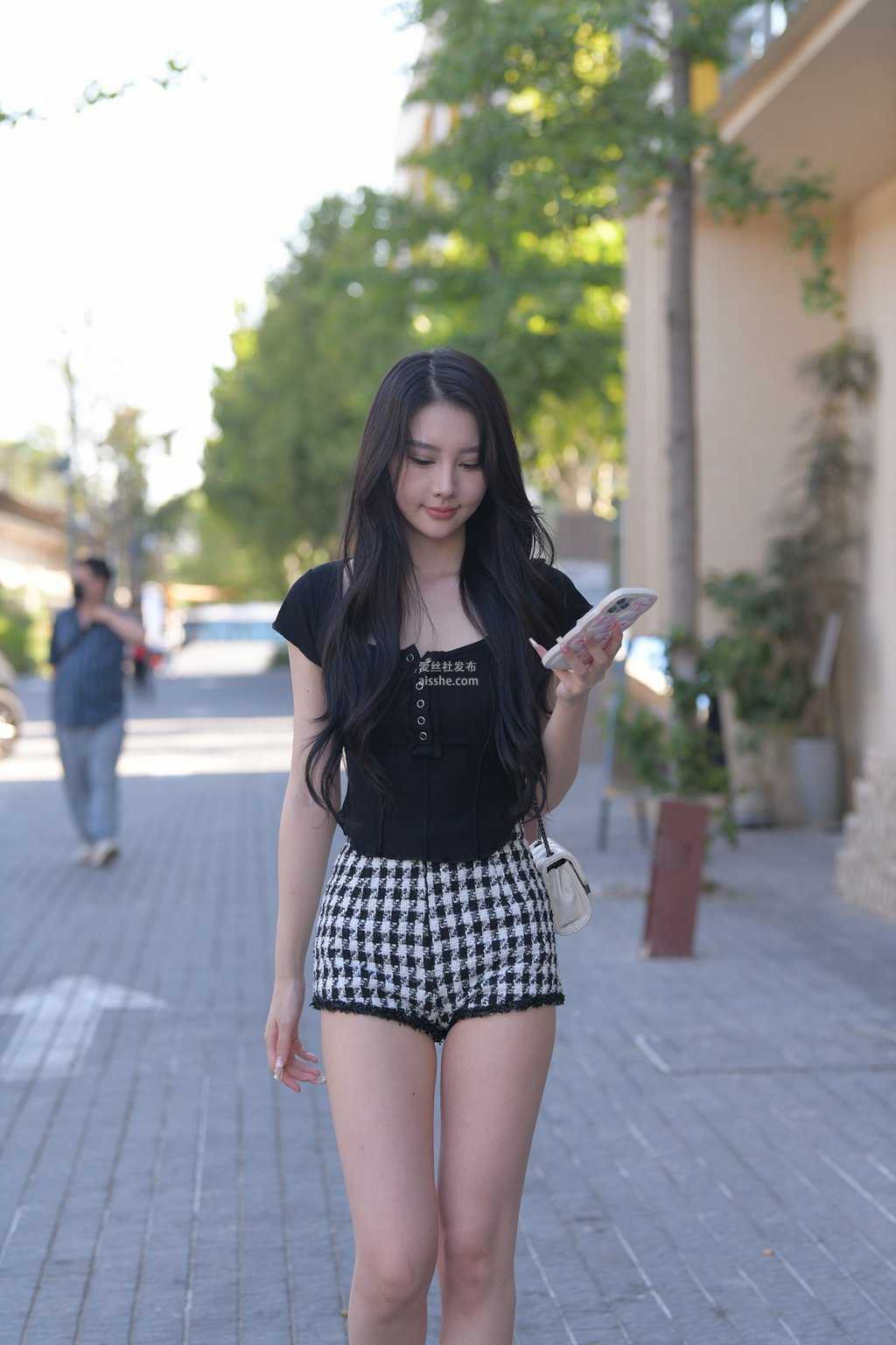 精选街拍作品 NO.1464 不想迟到的女孩6-美图