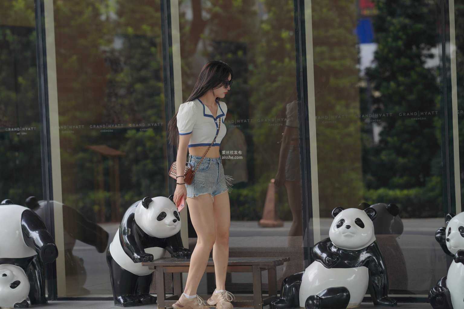 精选街拍作品 NO.1509 牛仔热裤美女3-美图