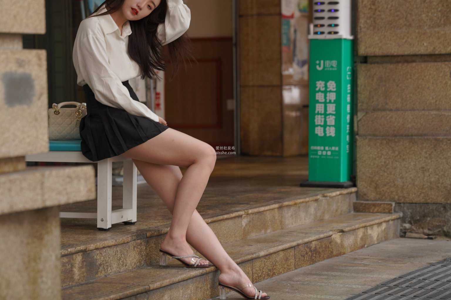 精选街拍作品 NO.1560 百褶裙美女3-美图