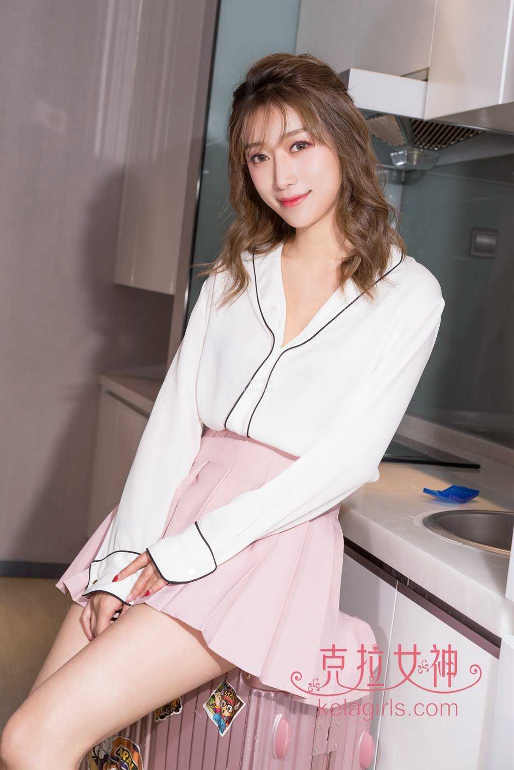 [KeLaGirls克拉女神] 2018.07.01《白领の假期》何悦-美图