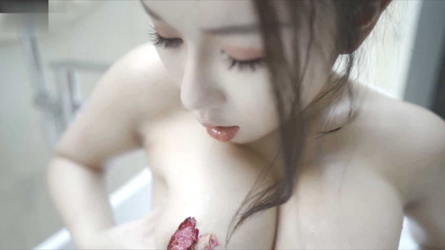 尤妮丝千元定制新作-秀人网巨乳女神浴室揉奶情欲爱原版[1V-1080P-1.87G]-美图