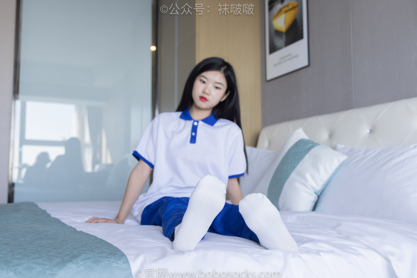 图片[3]-[BoBoSocks袜啵啵]NO.039 小奶熊-校服、vans帆布鞋、短白棉袜、裸足 [154P/1V/7.00GB]-美图