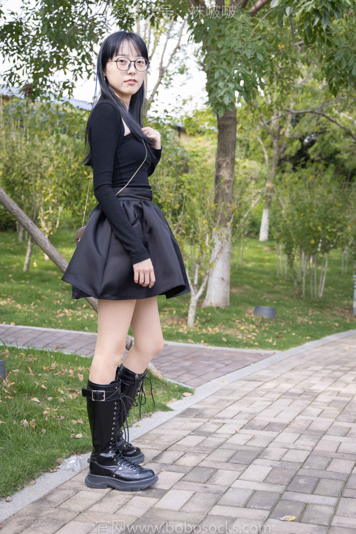 图片[2]-[BoBoSocks袜啵啵]NO.040 稚予-长靴、白棉袜、肉丝 [137P/1V/4.81GB]-美图