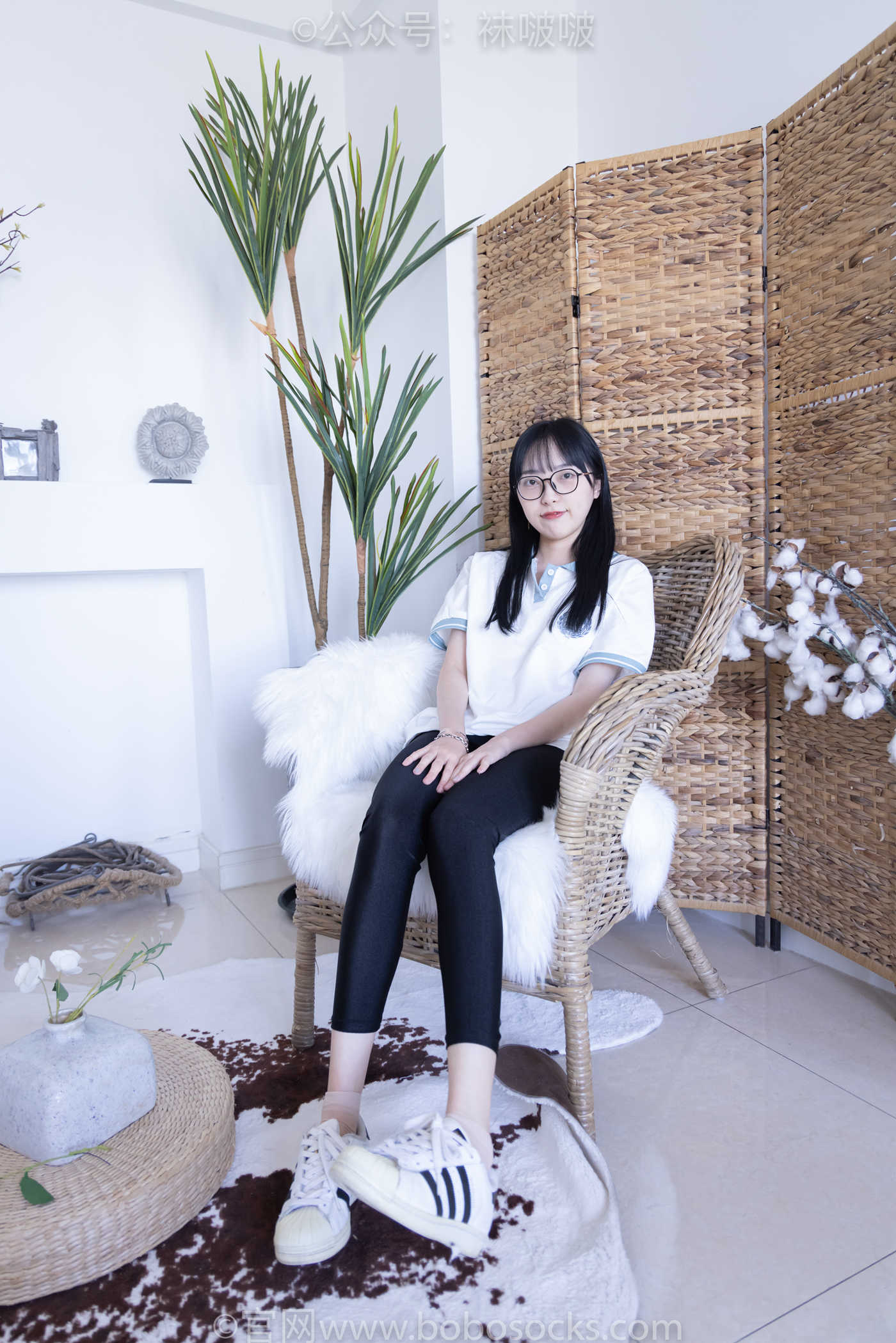 图片[2]-[BoBoSocks袜啵啵]NO.044 稚予-贝壳头、匡威帆布鞋、短肉丝 [154P/1V/5.40GB]-美图