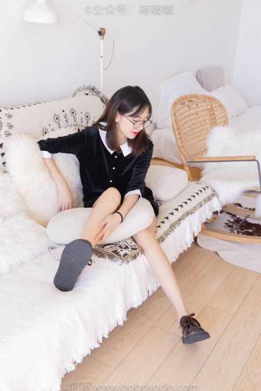 [BoBoSocks袜啵啵]NO.053 小甜豆-皮鞋、厚黑丝、黑色蕾SI船袜 [143P/1V/7.91GB]-美图