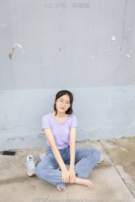 [BoBoSocks袜啵啵]NO.020 熊熊-NB运动鞋、蓝色短棉袜（踩脏）、裸足 [150P/1V/4.88GB]-美图