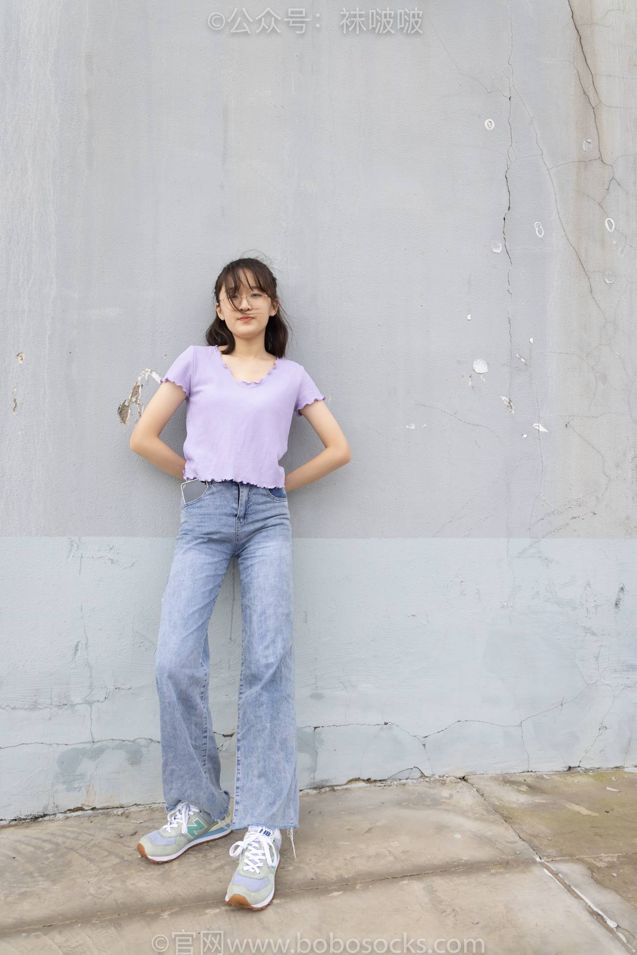 图片[2]-[BoBoSocks袜啵啵]NO.020 熊熊-NB运动鞋、蓝色短棉袜（踩脏）、裸足 [150P/1V/4.88GB]-美图
