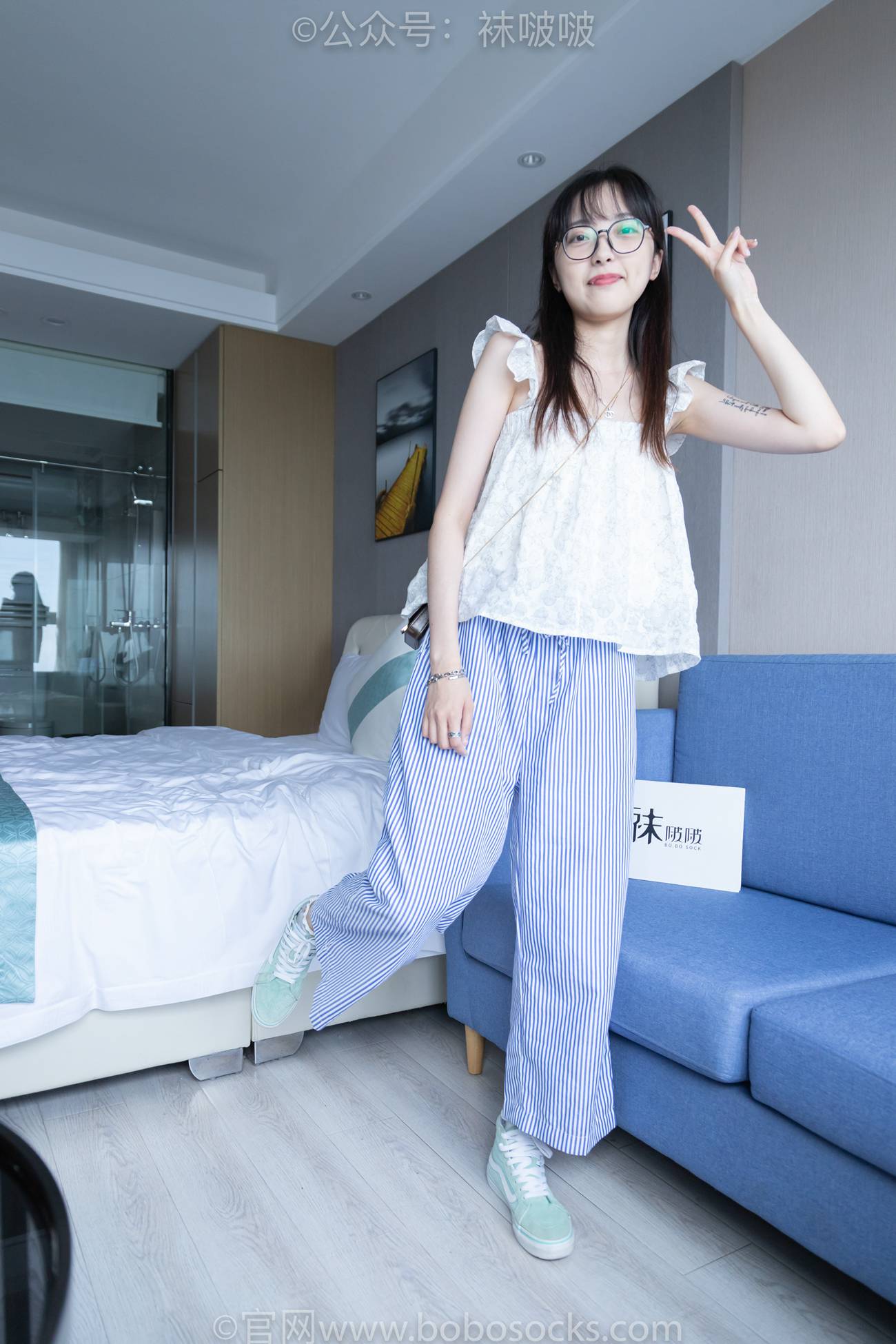 图片[3]-[BoBoSocks袜啵啵]NO.027 稚予- vans、白色棉袜、肉丝 [136P/1V/3.35GB]-美图