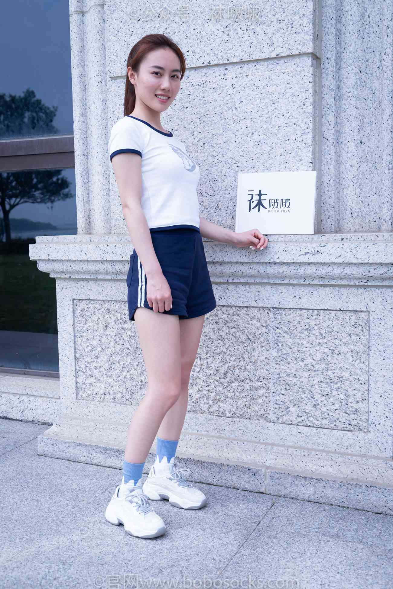 图片[2]-[BoBoSocks袜啵啵]NO.028 小米-运动鞋、白棉袜、裸足 [133P/1V/6.50GB]-美图