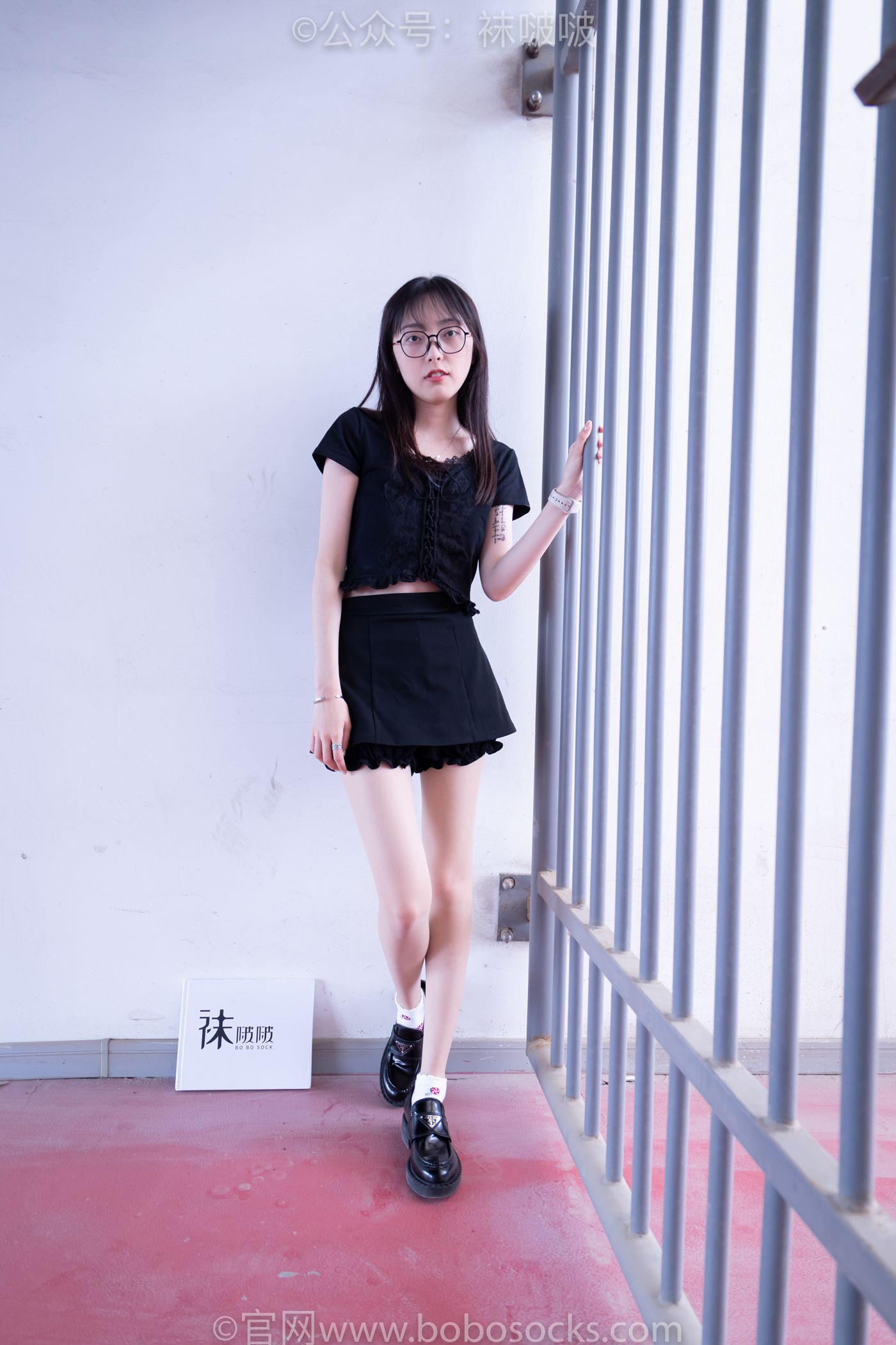 图片[2]-[BoBoSocks袜啵啵]NO.030 稚予- 皮鞋、短白棉袜、肉丝 [141P/1V/3.03GB]-美图