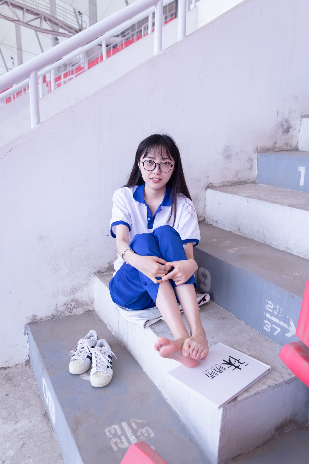 图片[4]-[BoBoSocks袜啵啵]NO.002 稚予-校服、贝壳头、白棉袜、裸足 [139P+1V/2.99GB]-美图