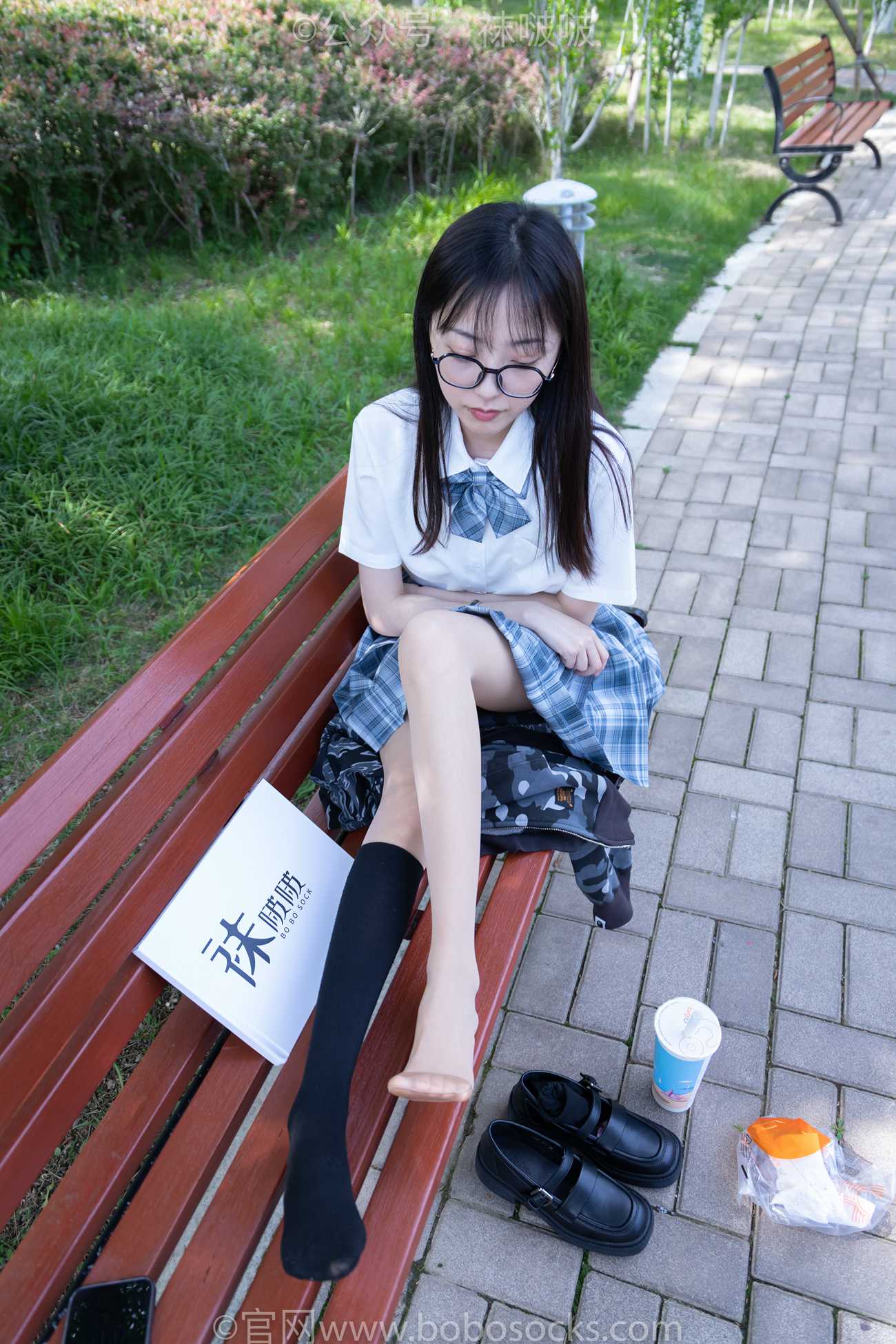 图片[2]-[BoBoSocks袜啵啵]NO.007 稚予-JK至服、皮鞋、黑色中筒棉袜、肉丝 [143P/1V/3.49GB]-美图