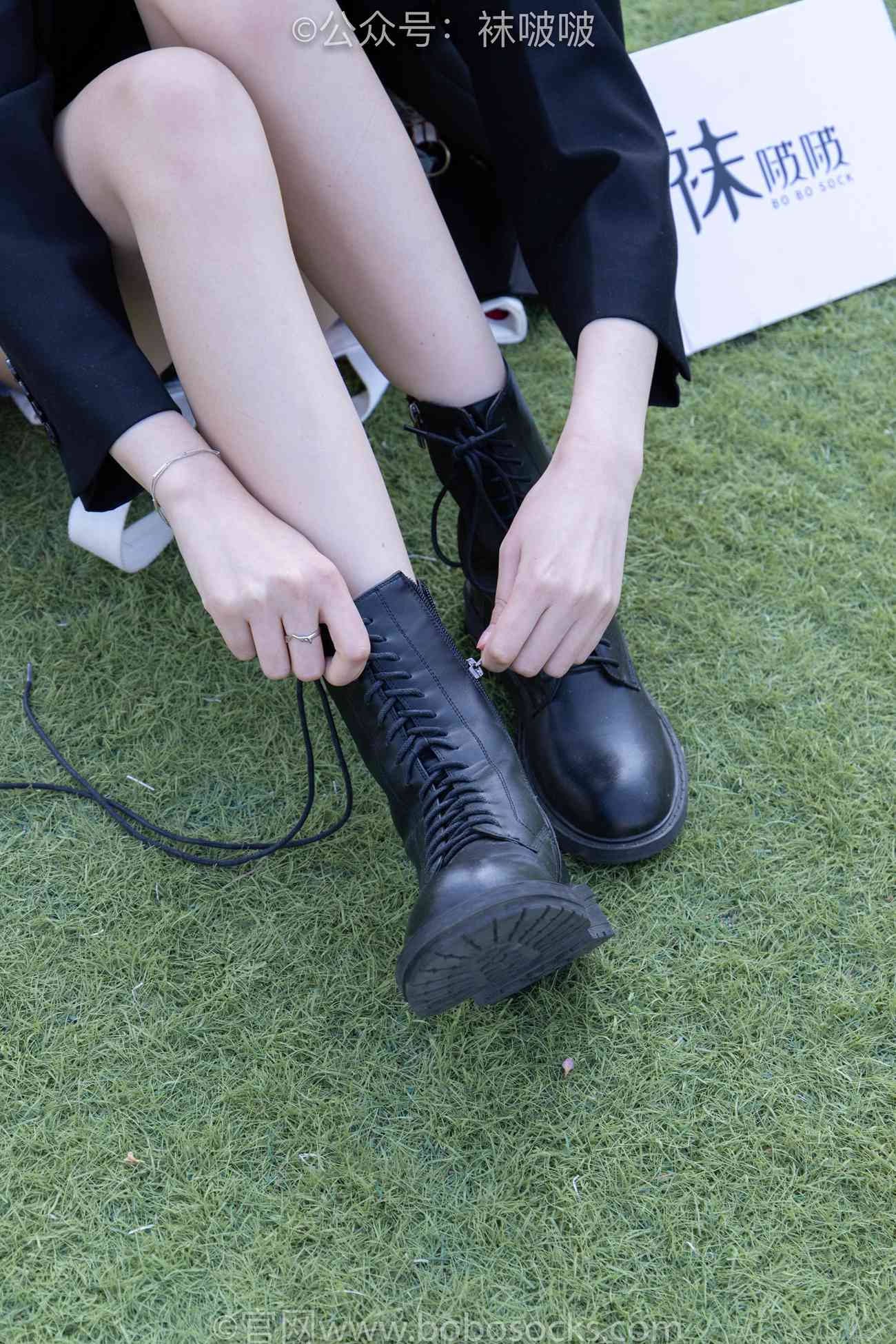 图片[1]-[BoBoSocks袜啵啵]NO.010 小甜豆-马丁靴、白色短棉袜、裸足 [117P+1V/3.38GB]-美图