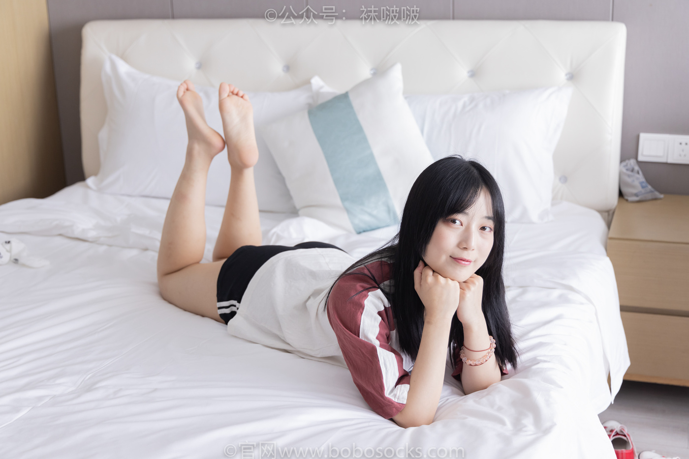 图片[1]-[BoBoSocks袜啵啵]NO.015 稚予-阿迪板鞋、白色短棉袜、肉丝 [135P/1V/3.05GB]-美图