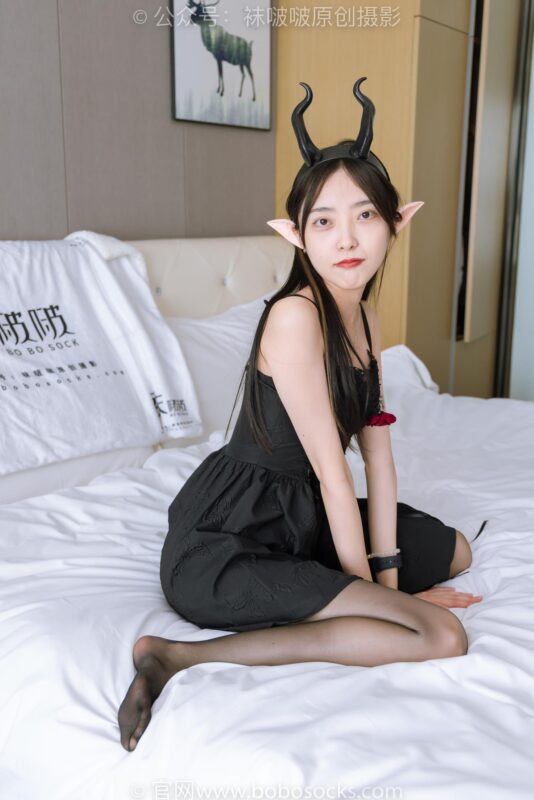 [BoBoSocks袜啵啵]NO.168 稚予-高跟鞋、长靴、油亮黑丝、手撕丝袜剧情[140P/1V/6.04GB]-美图