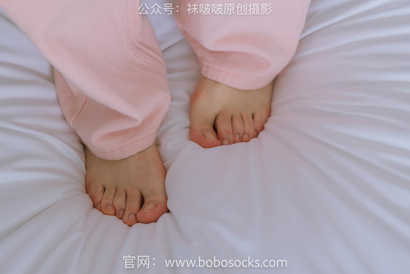 图片[1]-[BoBoSocks袜啵啵]NO.141 周周-运动鞋、白棉袜、裸足[140P/1V/5.57GB]-美图