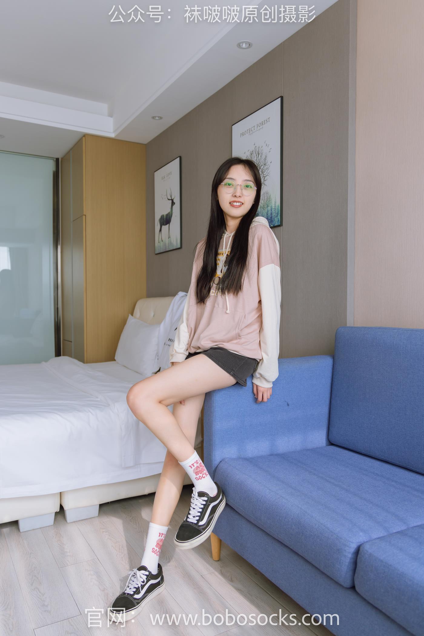 图片[2]-[BoBoSocks袜啵啵]NO.143 稚予-匡威板鞋、vans帆布鞋、两双白棉袜[166P/1V/6.24GB]-美图