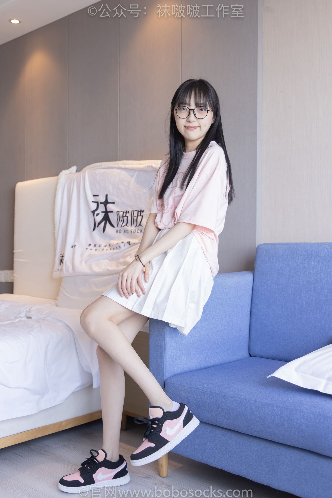 图片[2]-[BoBoSocks袜啵啵]NO.091 稚予-板鞋、淡粉色船袜、黑色船袜、裸足[148P/1V/6.22GB]-美图