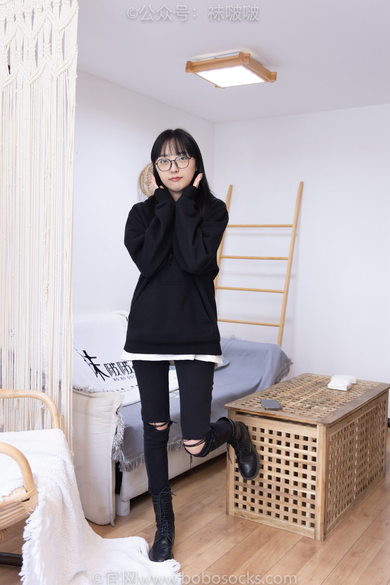 图片[2]-[BoBoSocks袜啵啵]NO.061 稚予-短靴、白棉袜、裸足 [145P/1V/6.96GB]-美图