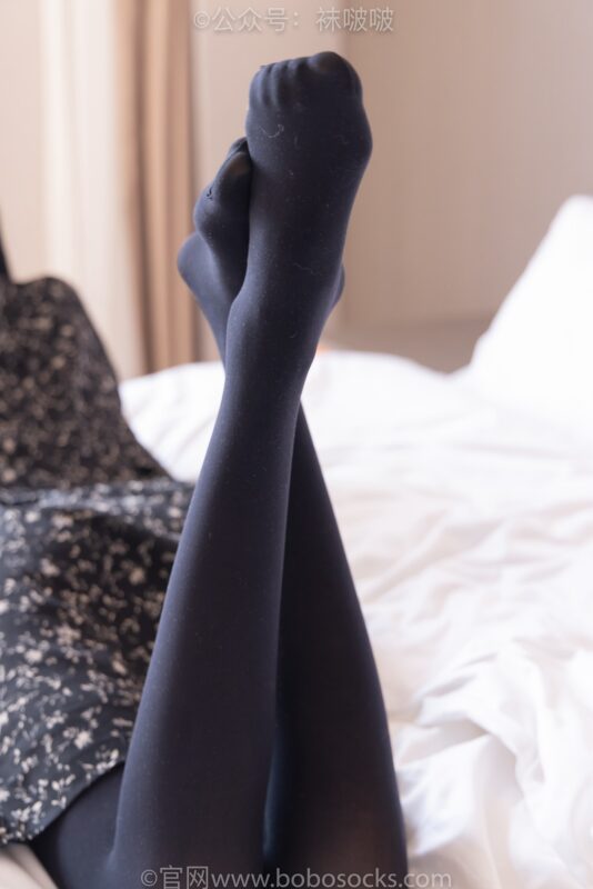 [BoBoSocks袜啵啵]NO.064 稚予-平底鞋、厚黑丝 [137P/1V/6.37GB]-美图