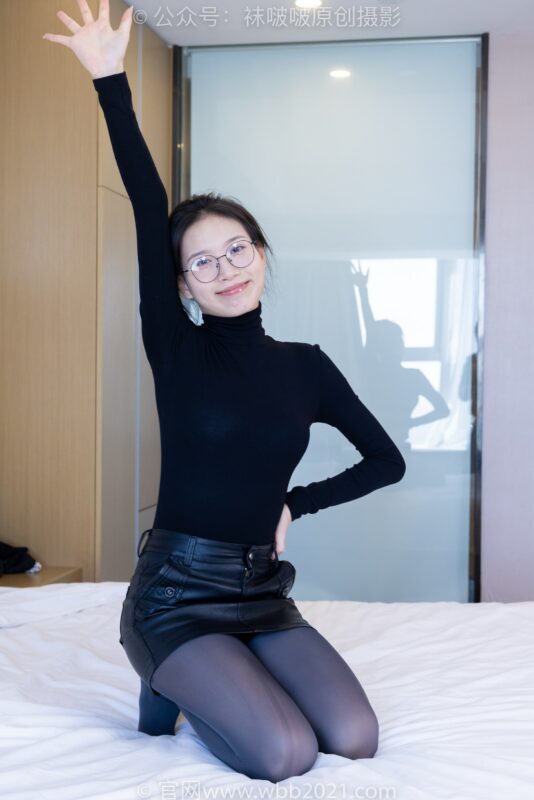 [BoBoSocks袜啵啵]NO.365 芝士-短靴、平底鞋、厚黑丝、厚灰丝[140P/1V/6.33GB]-美图