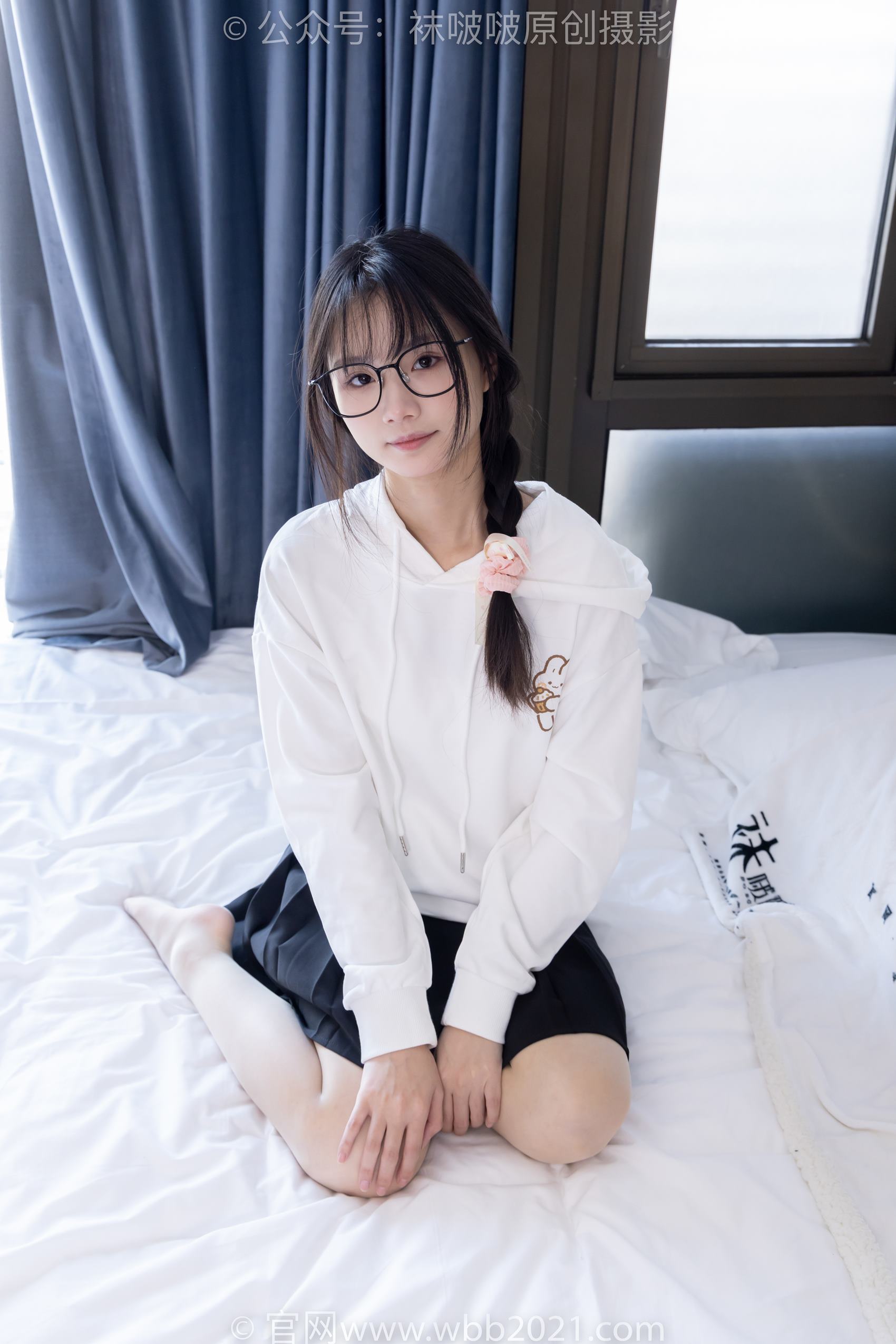 图片[1]-[BoBoSocks袜啵啵]NO.368 甜甜圈-运动鞋、白棉袜、油亮肉丝[160P/1V/5.72GB]-美图