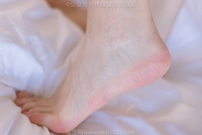 [BoBoSocks袜啵啵]NO.336 小甜豆-校服、帆布鞋、白棉袜、裸足[140P/1V/6.71GB]-美图