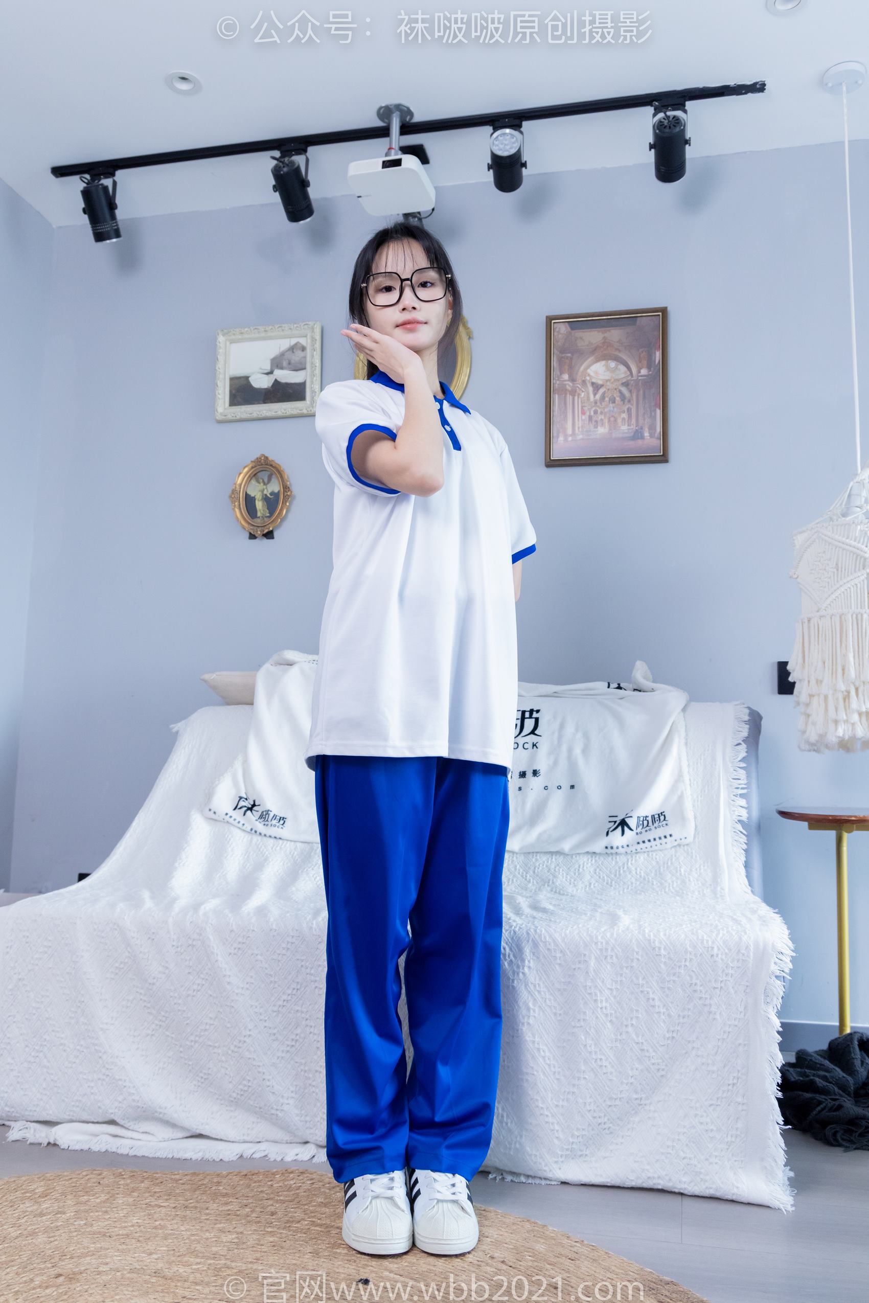 图片[2]-[BoBoSocks袜啵啵]NO.351 甜甜圈-板鞋、白棉袜、肉丝、校服裤里丝[150P/1V/6.88GB]-美图