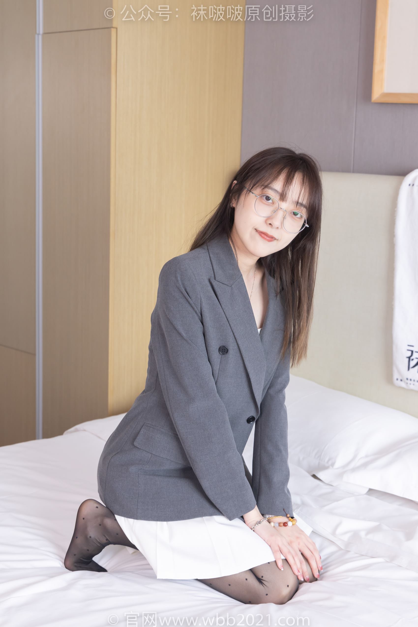 图片[5]-[BoBoSocks袜啵啵]NO.352 稚予-短靴、波点黑丝[145P/1V/5.57GB]-美图