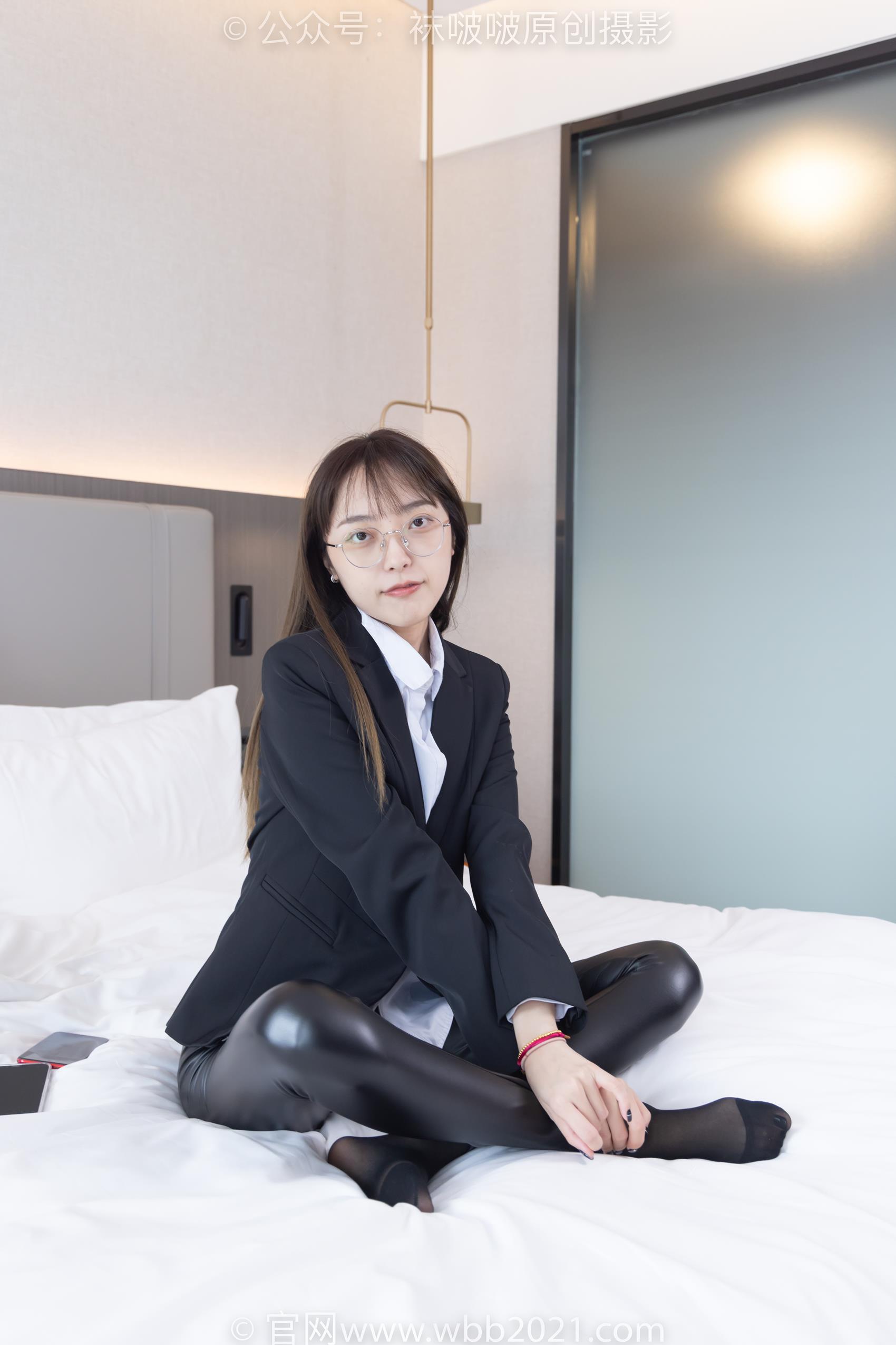 图片[1]-[BoBoSocks袜啵啵]NO.297 稚予-平底鞋、黑丝、皮裤裤里丝[140P/1V/5.43GB]-美图