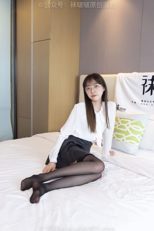 [BoBoSocks袜啵啵]NO.267 小甜豆-高跟鞋、油亮肉丝、ol至服[130P/1V/4.64GB]-美图