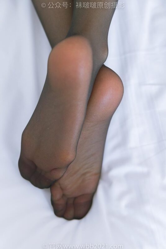 [BoBoSocks袜啵啵]NO.252 小沫-板鞋、黑丝、体操服[143P/1V/6.17GB]-美图