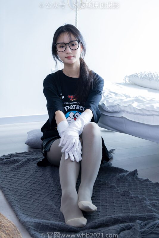 [BoBoSocks袜啵啵]NO.195 小甜豆-黑皮鞋、厚白丝、钕仆装[135P/1V/5.56GB]-美图