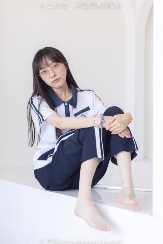 [BoBoSocks袜啵啵]NO.207 稚予-aj板鞋、白棉袜、油亮白丝、校服裤里丝[140P/1V/5.25GB]-美图