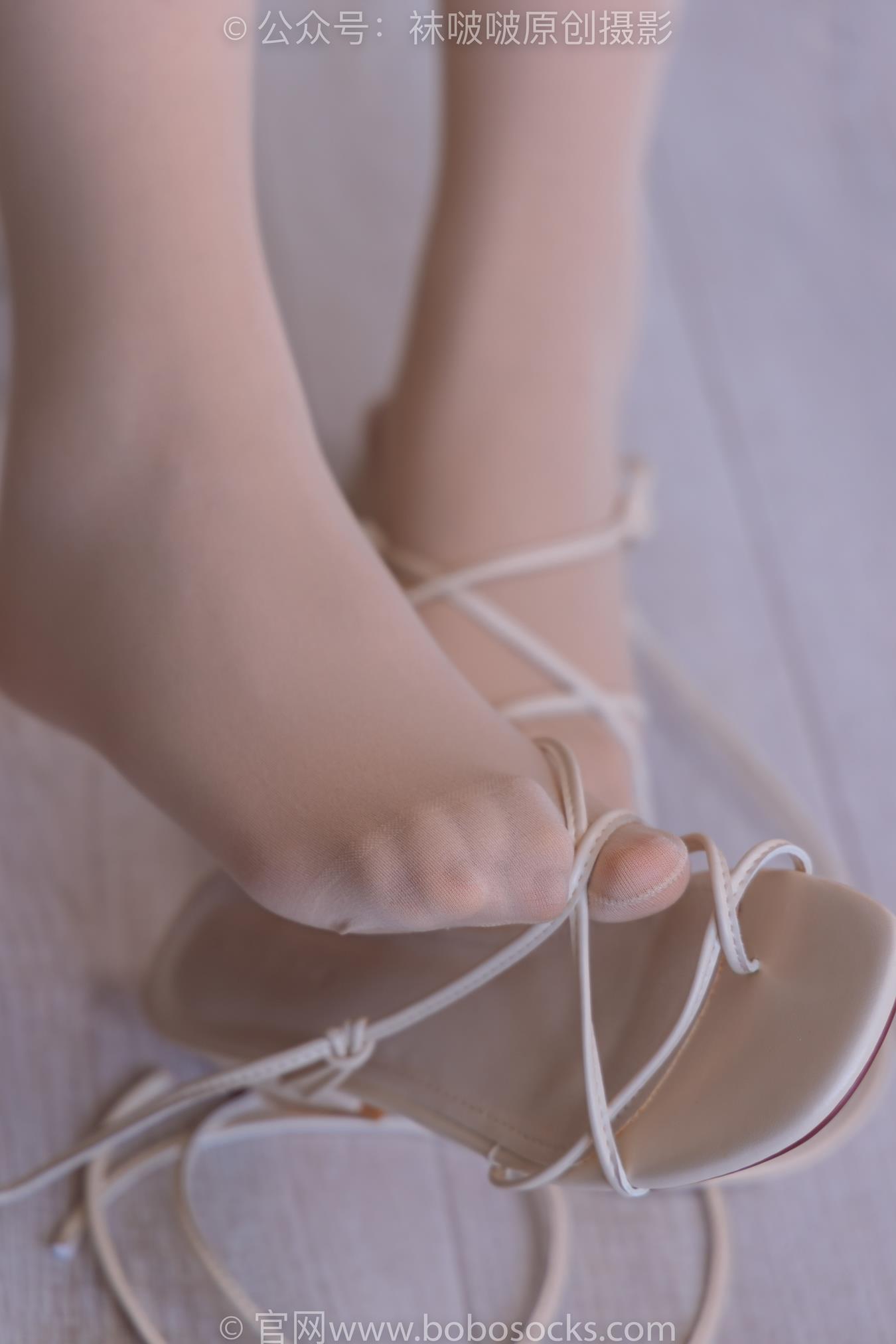 图片[1]-[BoBoSocks袜啵啵]NO.170 周周-两双高跟凉鞋、油亮肉丝、厚肉丝、两双丝袜叠穿[158P/1V/6.68GB]-美图