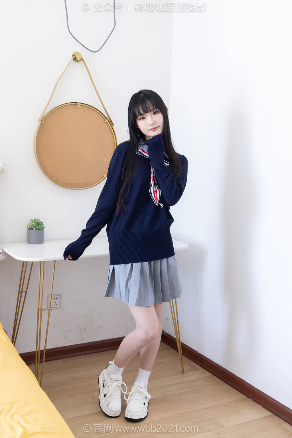 图片[2]-[BoBoSocks袜啵啵]NO.635 甜甜圈-板鞋、白棉袜、裸足、学苑风[186P/1V/6.38GB]-美图