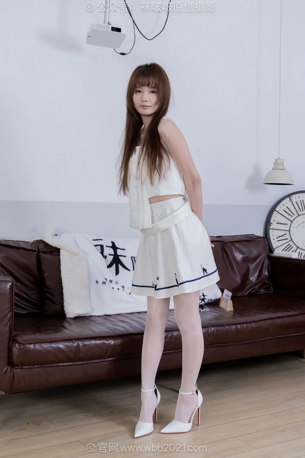 图片[2]-[BoBoSocks袜啵啵]NO.650 甜甜圈-高跟鞋、油亮珠光厚白丝、裸足[149P/1V/6.10GB]-美图