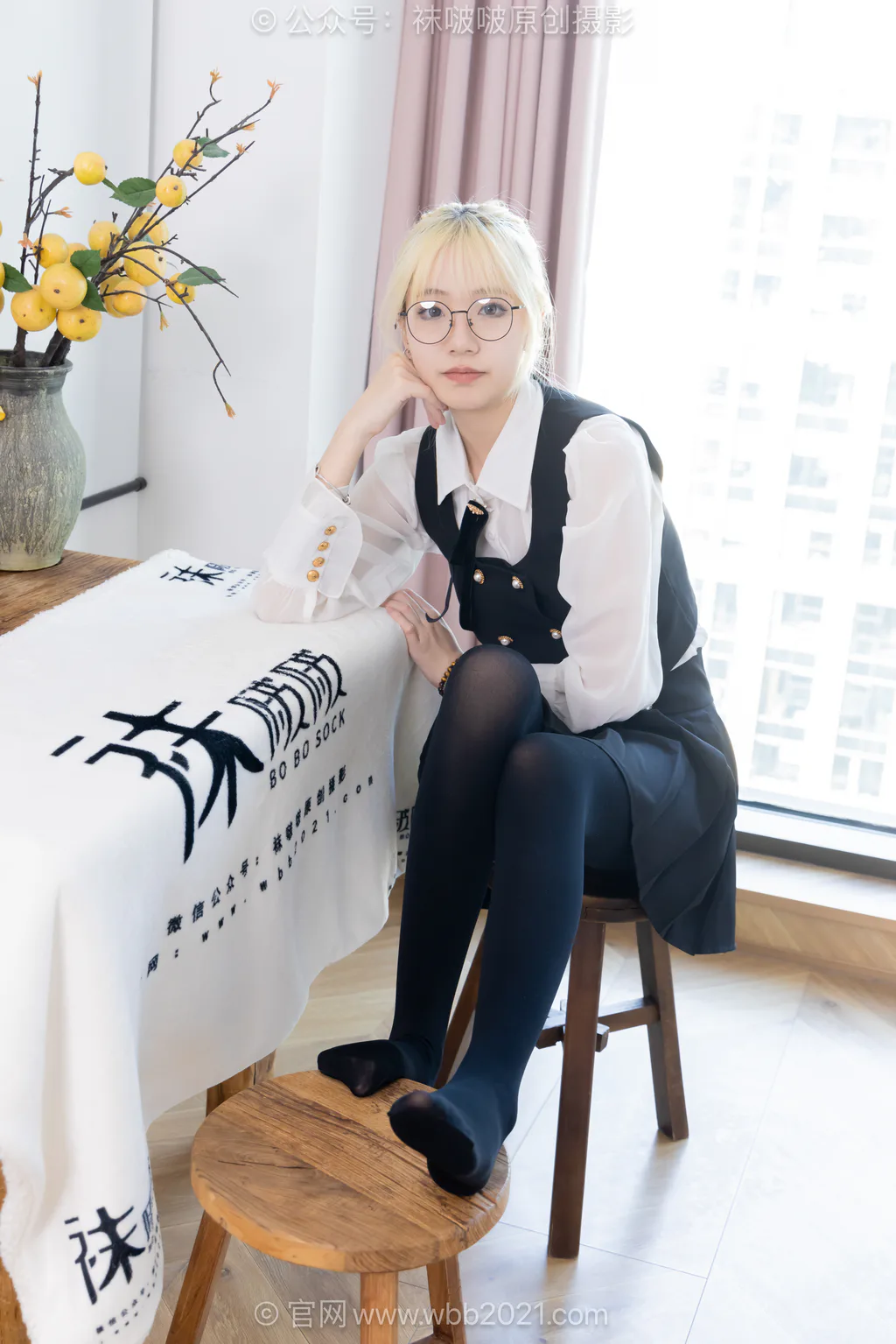 [BoBoSocks袜啵啵]NO.653 小甜豆-皮鞋、厚黑丝、瑜伽动作[146P/1V/5.59GB]-美图