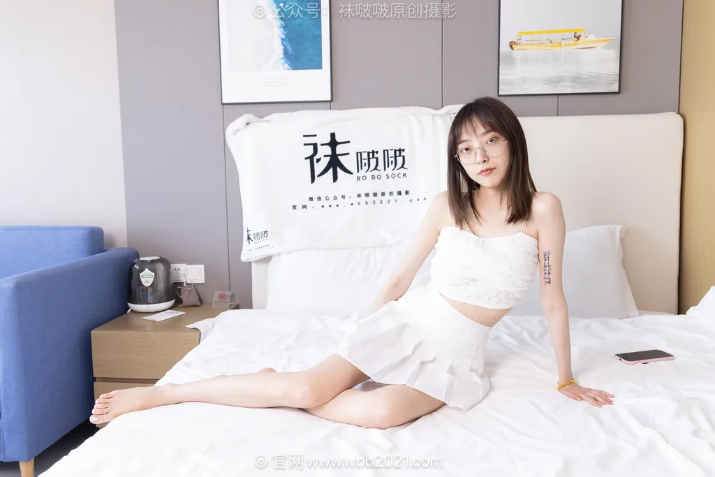 [BoBoSocks袜啵啵]NO.621 稚予-高跟鞋、浅灰色船袜、裸足[140P/1V/5.18GB]-美图