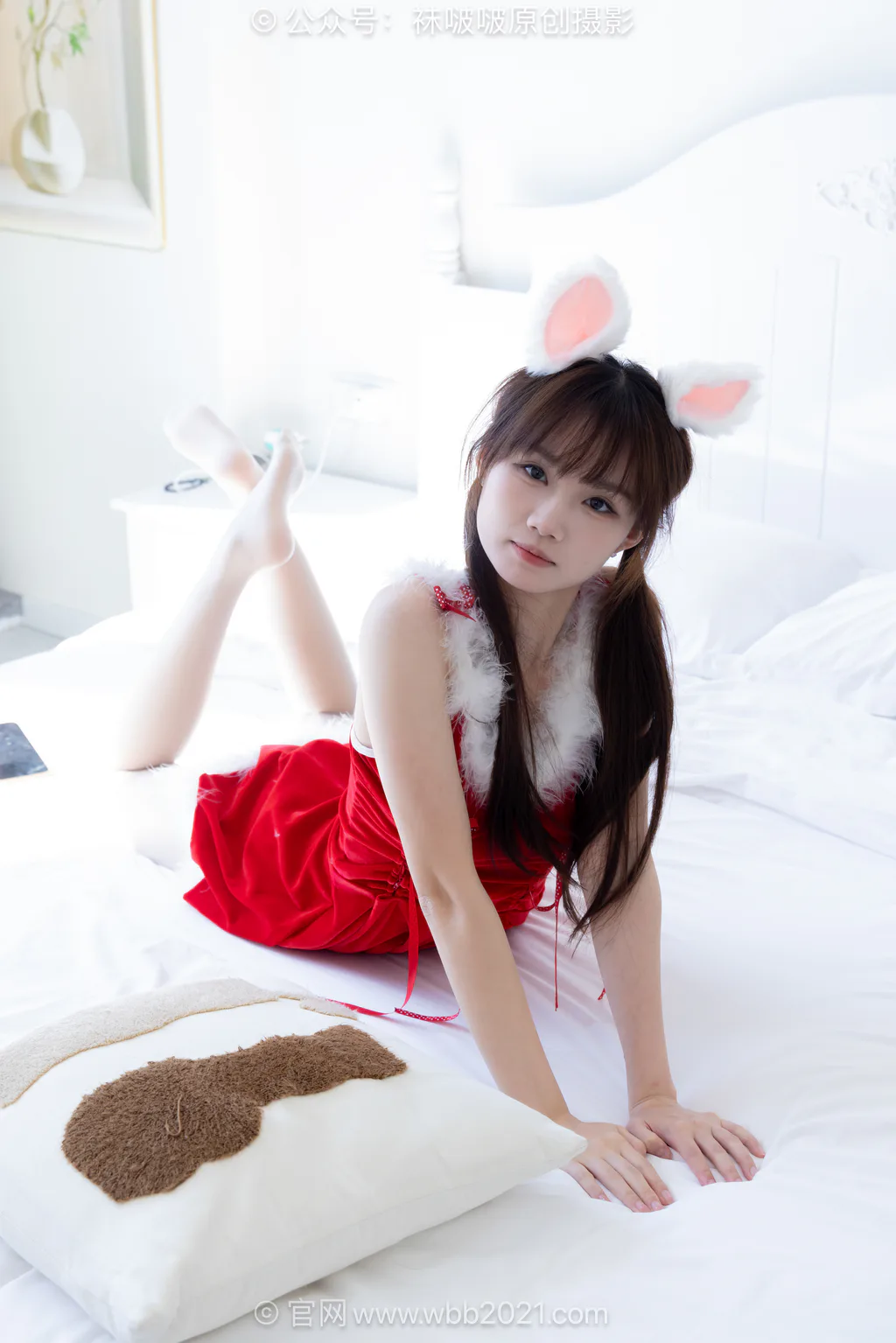 图片[4]-[BoBoSocks袜啵啵]NO.628 甜甜圈-凉鞋、雪地靴、油亮薄白丝、裸足、圣诞裙[175P/1V/6.71GB]-美图