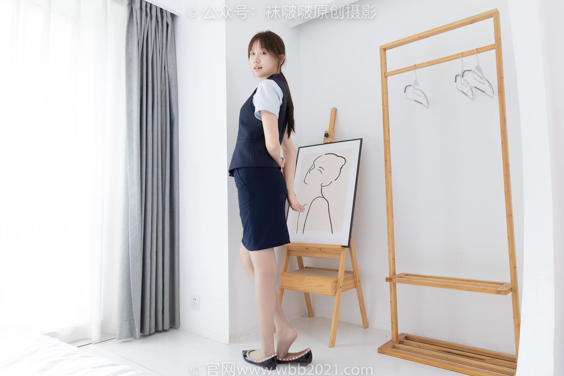 图片[4]-[BoBoSocks袜啵啵]NO.575 香菜-平底鞋、薄灰丝、银行至服[176P/1V/7.98GB]-美图