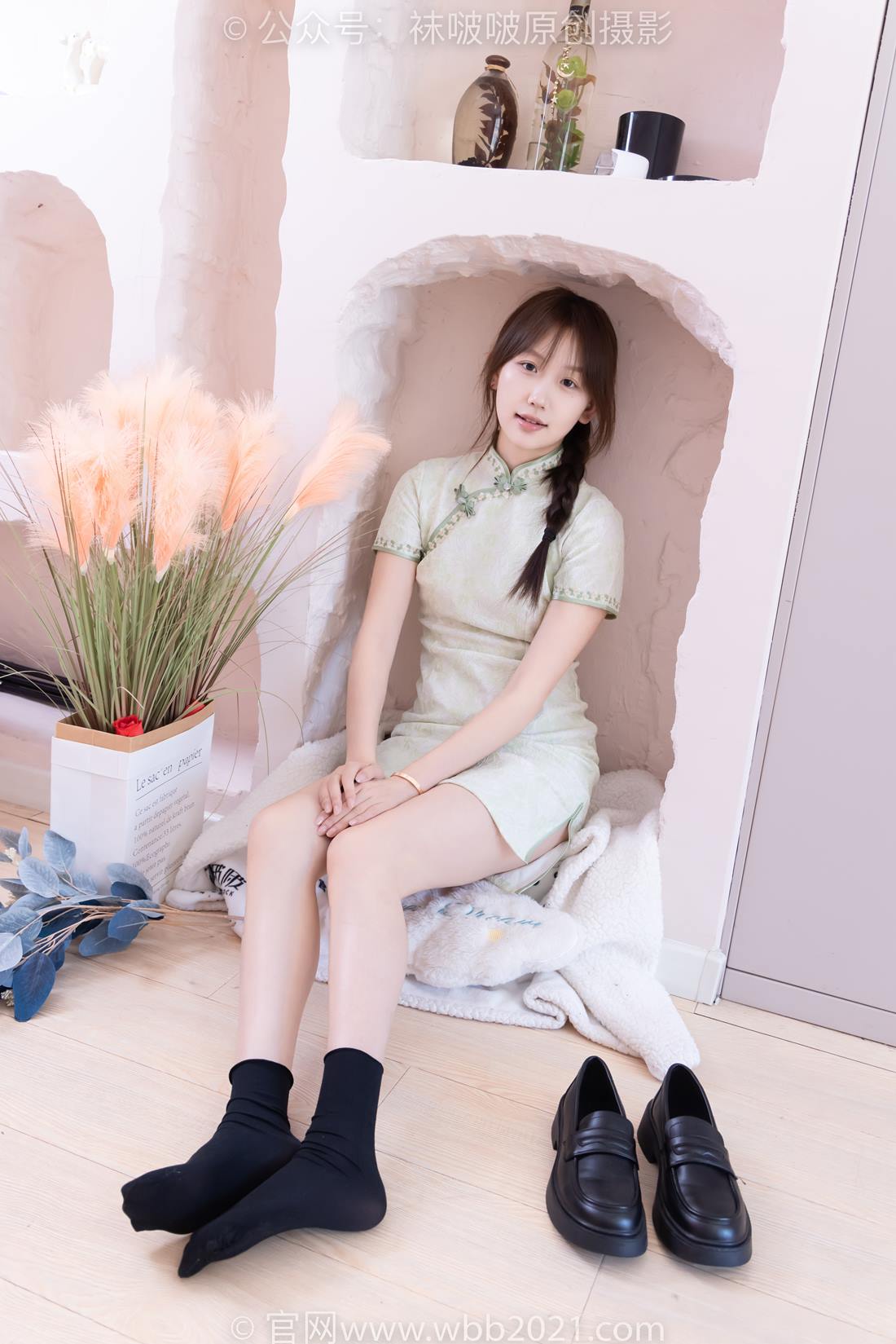 图片[2]-[BoBoSocks袜啵啵]NO.577 香菜-皮鞋、平底鞋、肉色船袜、黑棉袜、旗袍[140P/1V/5.65GB]-美图