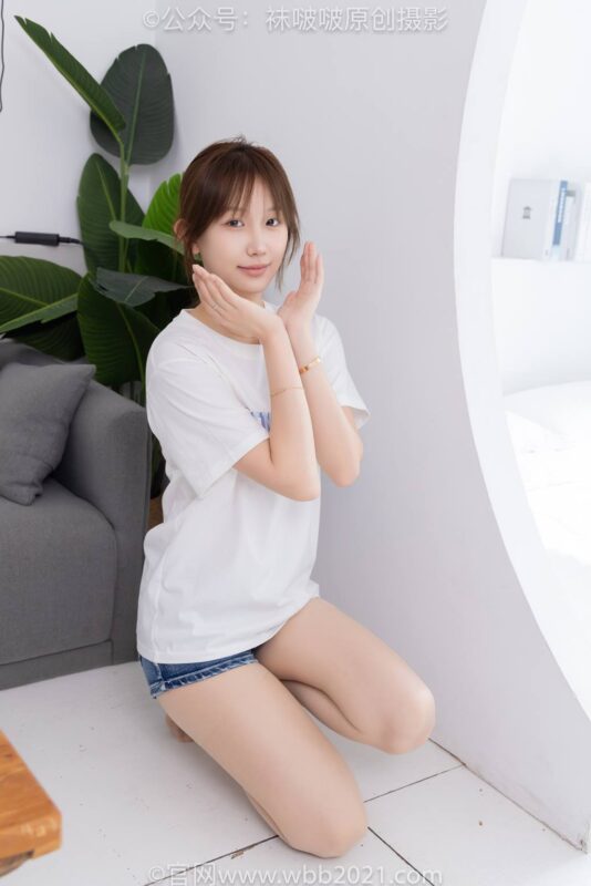 [BoBoSocks袜啵啵]NO.587 香菜-匡威帆布鞋、薄肉丝[179P/1V/9.41GB]-美图