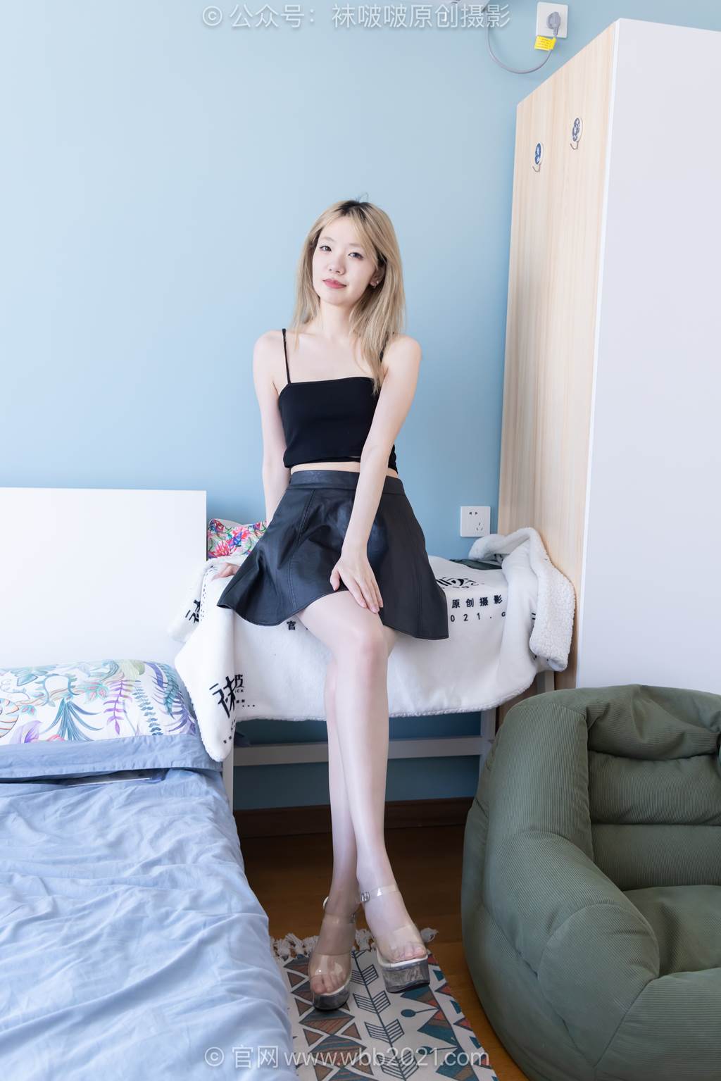 图片[4]-[BoBoSocks袜啵啵]NO.592 小甜豆-高跟鞋、高跟凉鞋、油亮薄肉丝、油亮薄黑丝、裸足[200P/1V/6.84GB]-美图