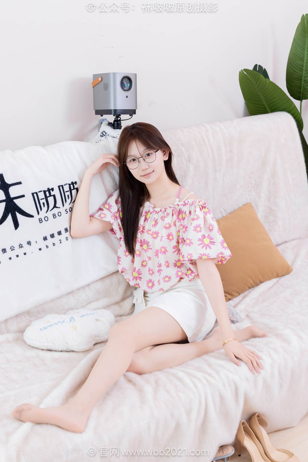 图片[2]-[BoBoSocks袜啵啵]NO.594 香菜-三双高跟鞋、薄肉丝、裸足[145P/1V/7.05GB]-美图