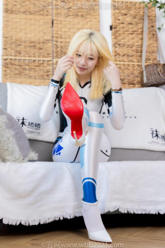 [BoBoSocks袜啵啵]NO.568 小甜豆-连体服、高跟鞋、厚白丝[148P/1V/6.39GB]-美图