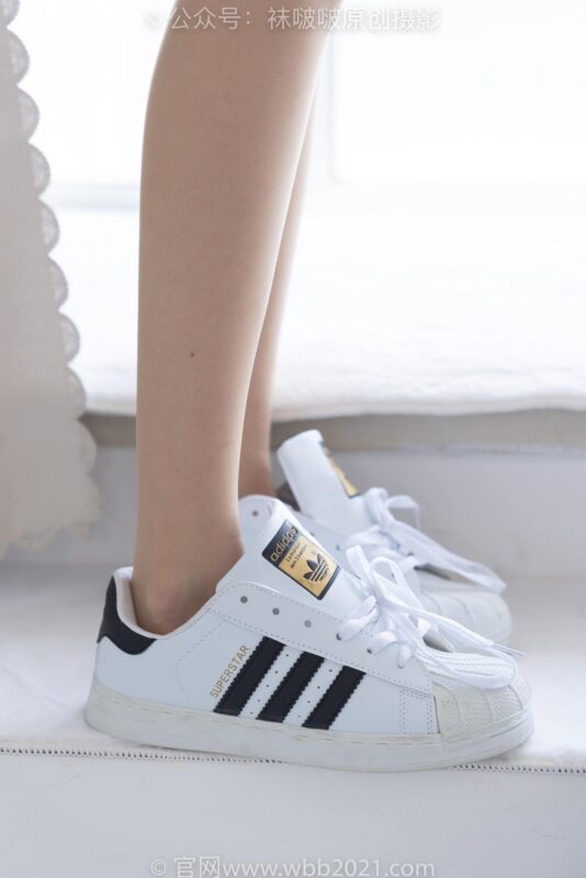 [BoBoSocks袜啵啵]NO.541 稚予-两双板鞋、薄灰丝、薄肉丝、jk至服[140P/1V/4.95GB]-美图