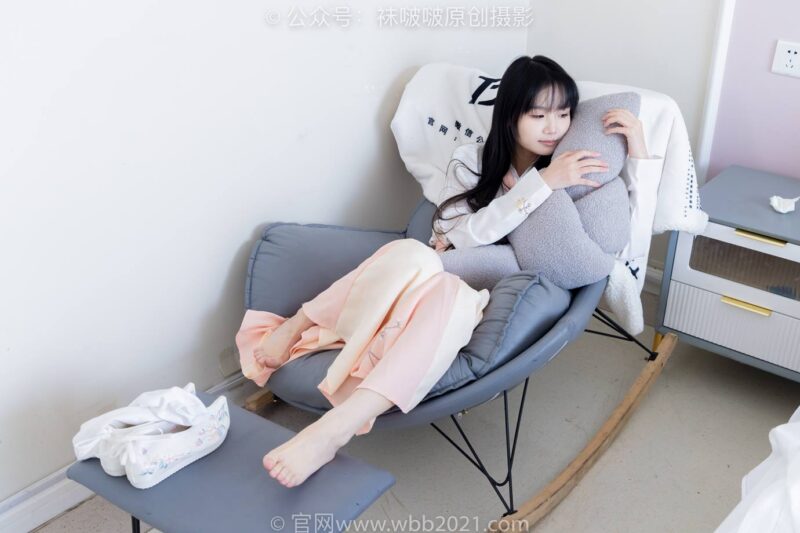 [BoBoSocks袜啵啵]NO.518 甜甜圈-平底鞋、白棉袜、裸足、汉服古装[168P/1V/6.85GB]-美图